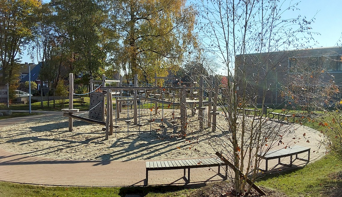 Eine Schule – vier Höfe